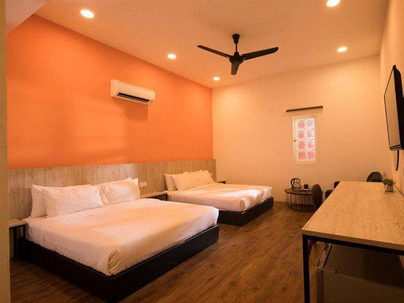 The Wood Boutique Hotel Muar Esterno foto