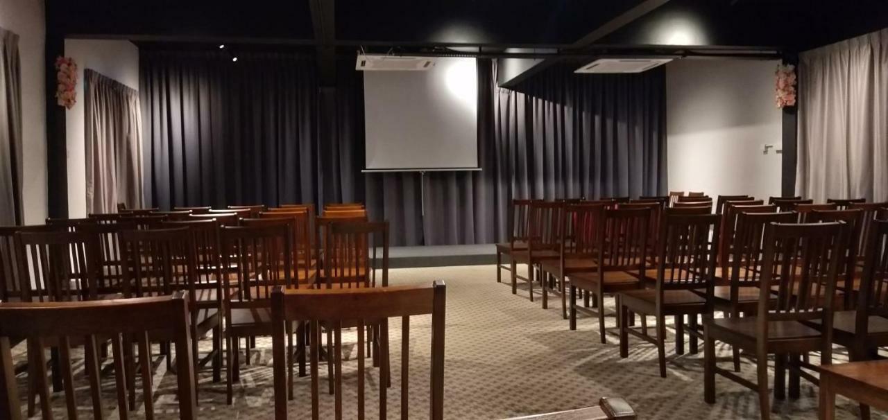 The Wood Boutique Hotel Muar Esterno foto